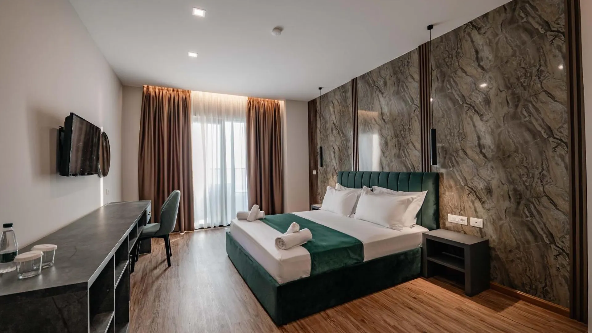 Aks Hotel Durrës