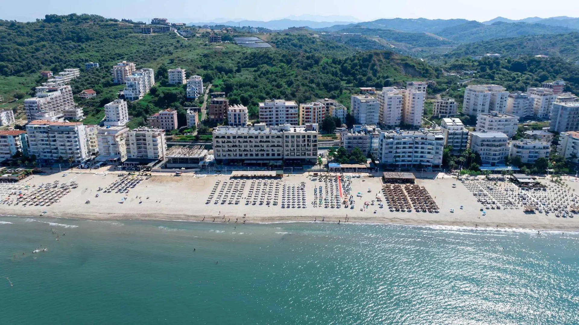 ****  Aks Hotel Durrës Albania